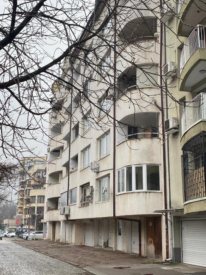 Spacious Next To South Park просторен до южен парк Location Софія