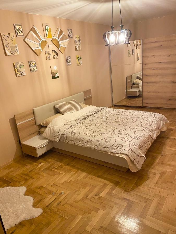 Spacious Next To South Park просторен до южен парк Location Apartment Sofia