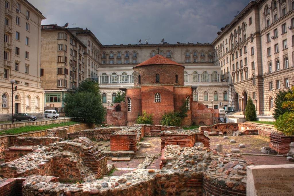 Apartment Spacious Next To South Park просторен до южен парк Location Sofia